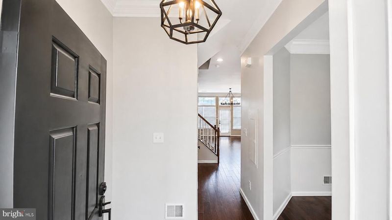 42753 Stadler Ln, Chantilly, VA 20152