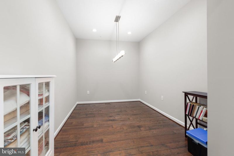 128 Castle Hill Dr, Fredericksburg, VA 22406