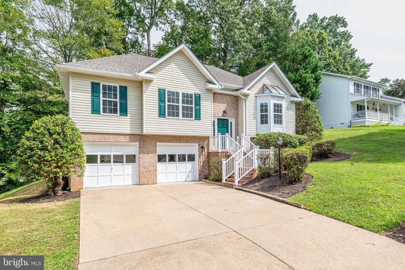 52 Lawhorn Rd, Stafford, VA 22554