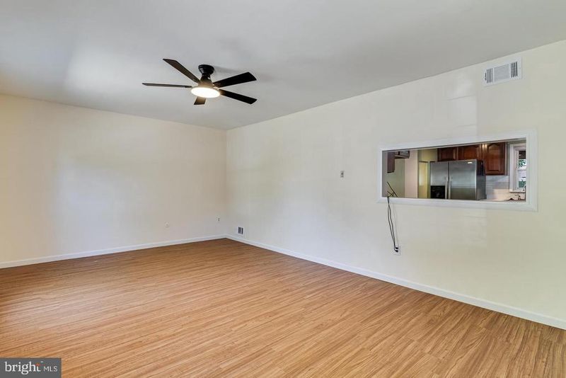 5 Mooncoin Cir, Waldorf, MD 20602