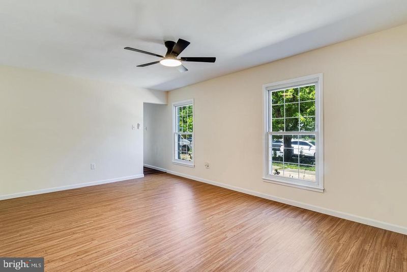 5 Mooncoin Cir, Waldorf, MD 20602