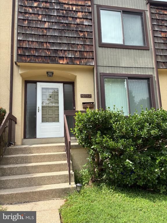 10712 Muirfield Dr, Potomac, MD 20854