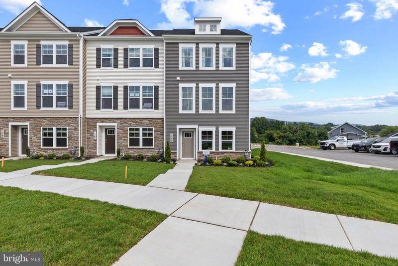 1556 Bentstalk Dr, Frederick, MD 21703