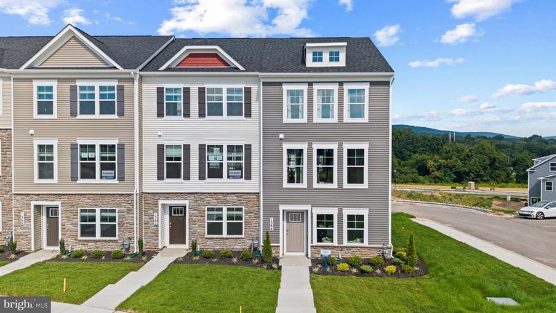 1556 Bentstalk Dr, Frederick, MD 21703