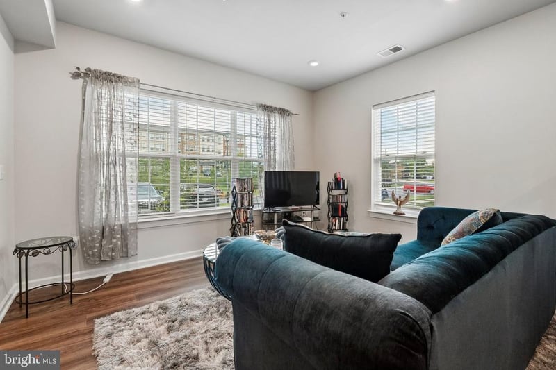 9625 Block St, Lanham, MD 20706