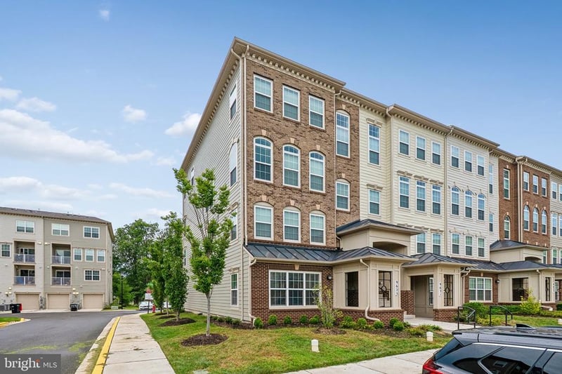 9625 Block St, Lanham, MD 20706