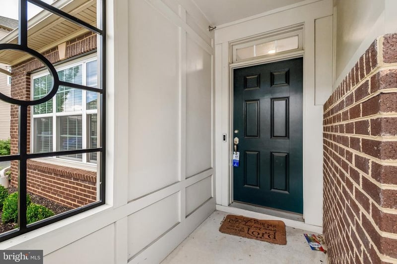 9625 Block St, Lanham, MD 20706