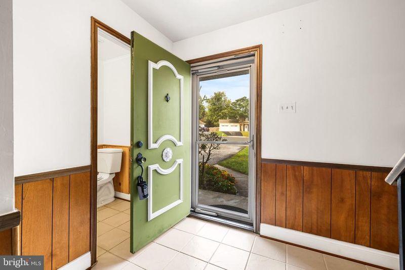 7947 Trafalgar Ct, Severn, MD 21144
