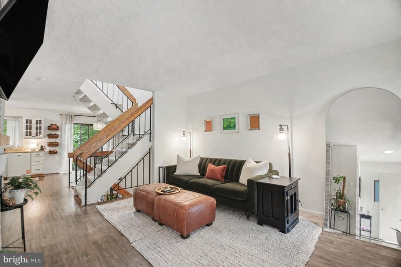 2104 Cartwright Pl, Reston, VA 20191
