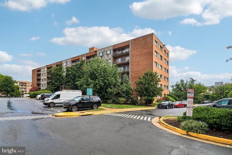5831 Quantrell Ave #T2, Alexandria, VA 22312