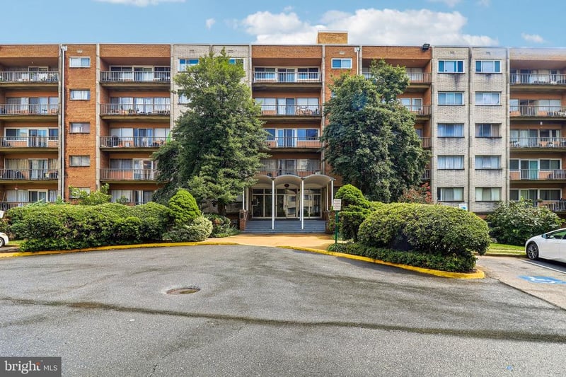 5831 Quantrell Ave #T2, Alexandria, VA 22312