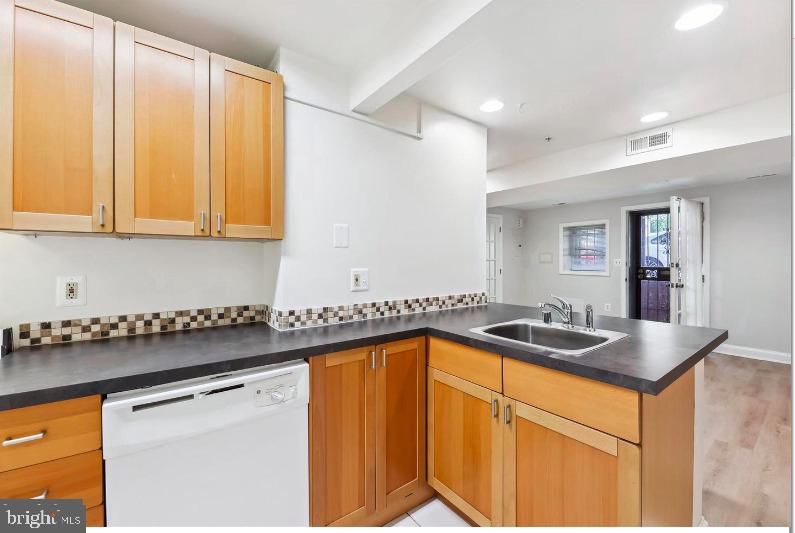 2303 17th St NW #B, Washington, DC 20009