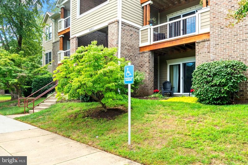 605 Admiral Dr #102, Annapolis, MD 21401