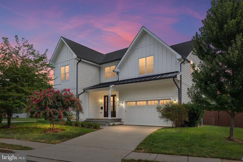 1002 Frederick St SW, Vienna, VA 22180