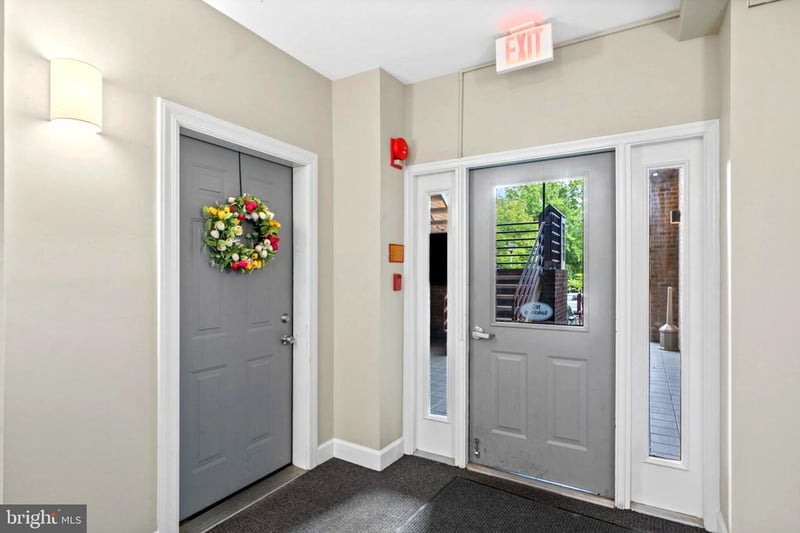 605 Admiral Dr #102, Annapolis, MD 21401