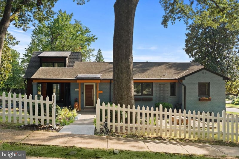 1108 Vassar Rd, Alexandria, VA 22314