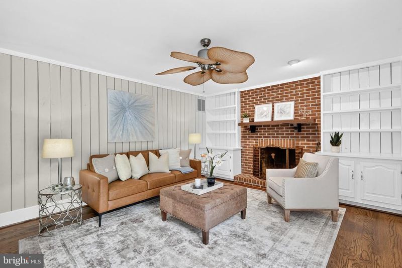 11124 Chapel Rd, Fairfax Station, VA 22039