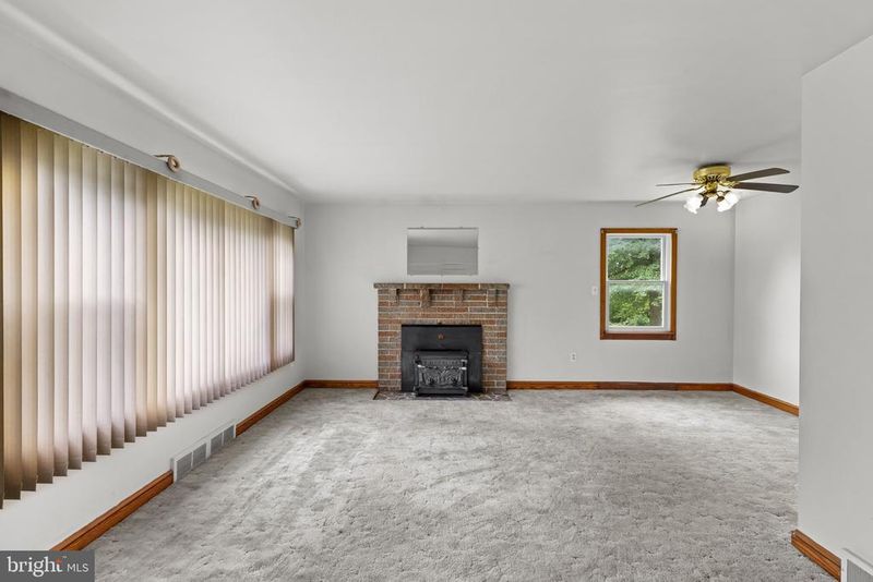 7229 Bowers Rd, Frederick, MD 21702