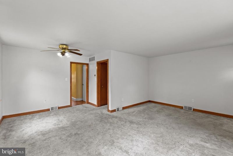 7229 Bowers Rd, Frederick, MD 21702
