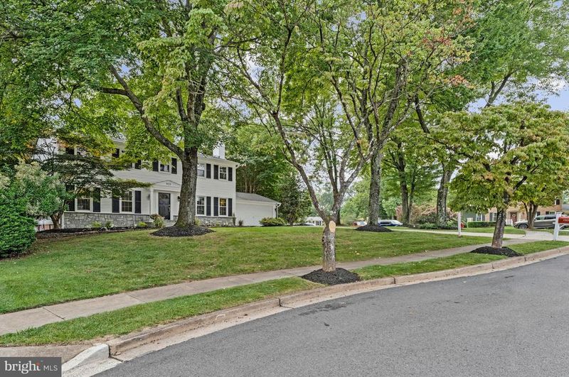 1923 Saybrook Ct, Vienna, VA 22180