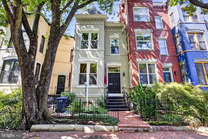 104 13th St NE, Washington, DC 20002