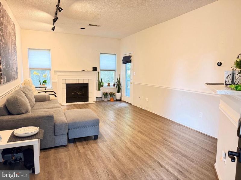 4401 Fair Stone Dr #102, Fairfax, VA 22033