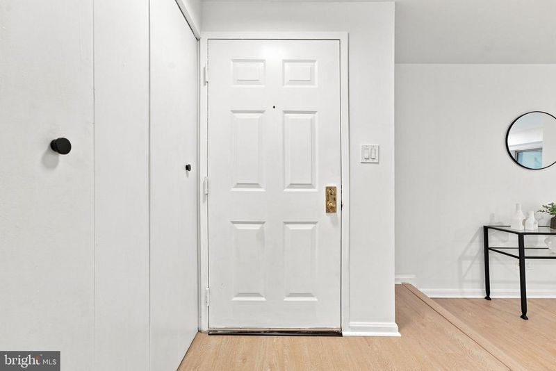 5912 Cove Landing Rd #303, Burke, VA 22015