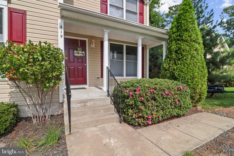 419 Latane Dr, Colonial Beach, VA 22443