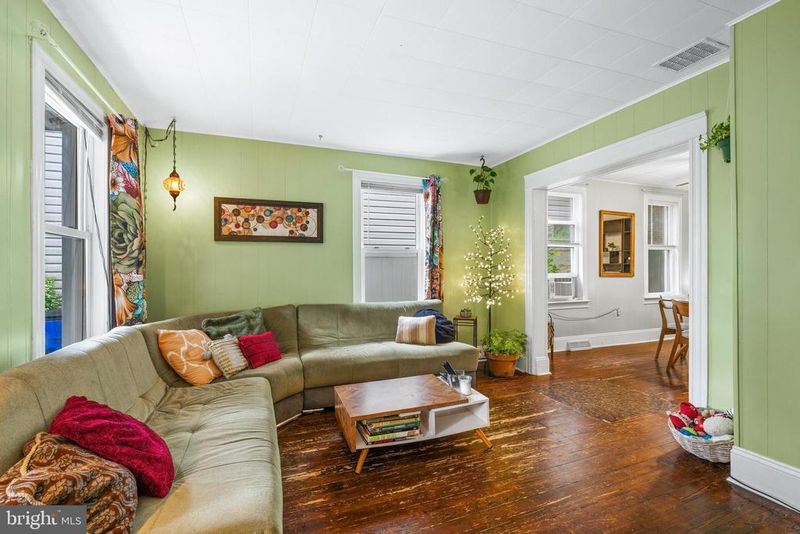 43 E C St, Brunswick, MD 21716