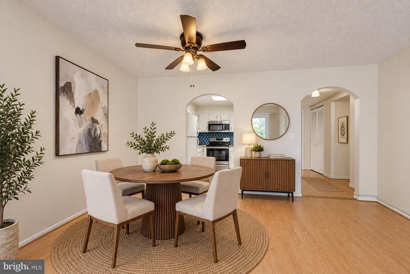 7621 Provincial Dr #312, Mclean, VA 22102