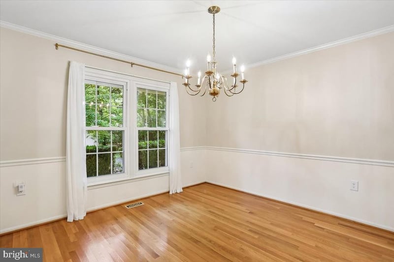 1038 Carnation Dr, Rockville, MD 20850
