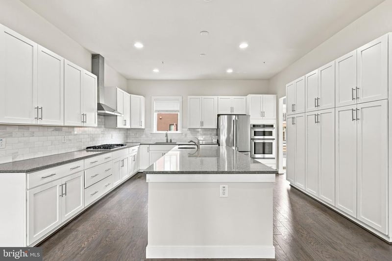 1820 Potomac Ave, Alexandria, VA 22301