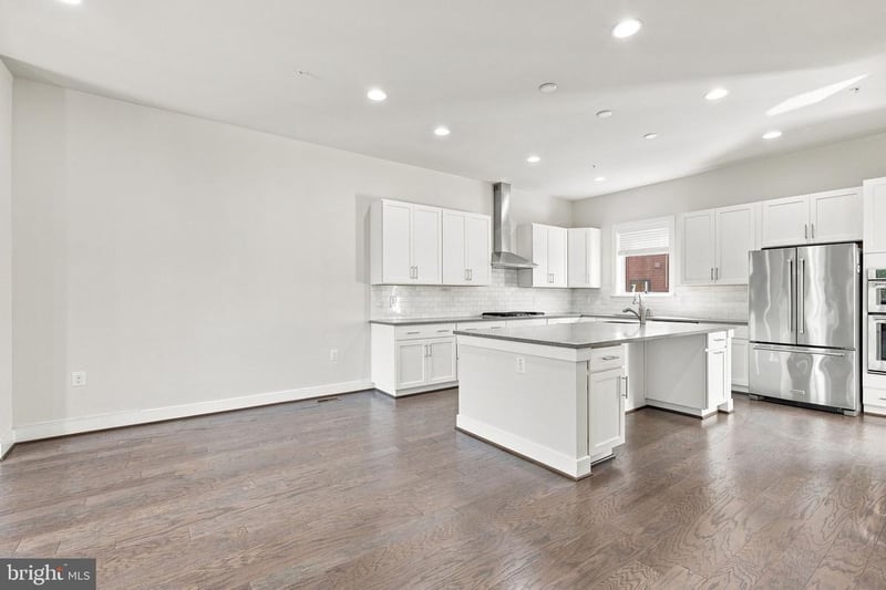 1820 Potomac Ave, Alexandria, VA 22301