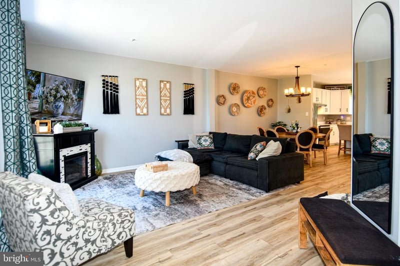 13028 Shamrock Glen Dr #202, Germantown, MD 20874