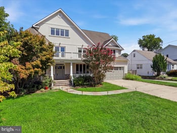 9409 Singleton Dr, Bethesda, MD 20817