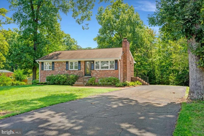 8417 Leland Rd, Manassas, VA 20111