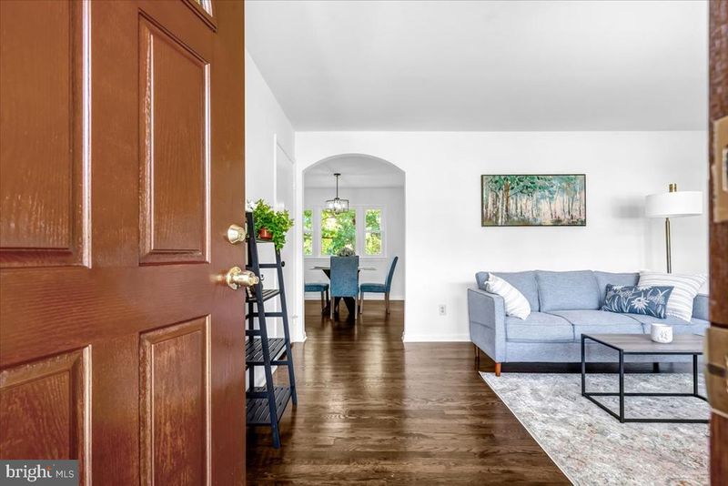 8417 Leland Rd, Manassas, VA 20111