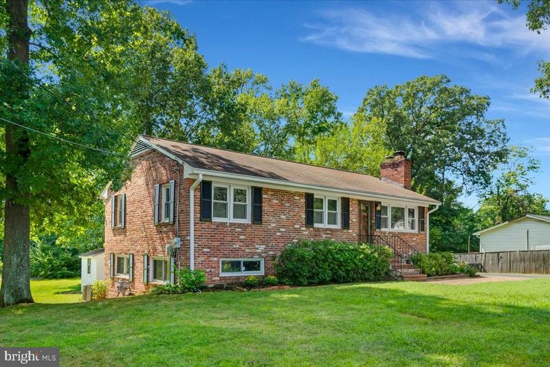 8417 Leland Rd, Manassas, VA 20111