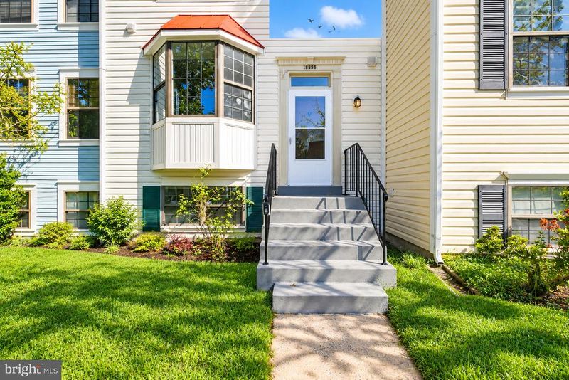 13656 Wildflower Ln, Clifton, VA 20124