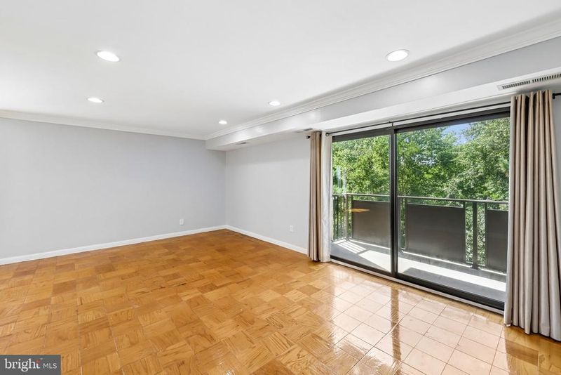3101 S Manchester St S #524, Falls Church, VA 22044