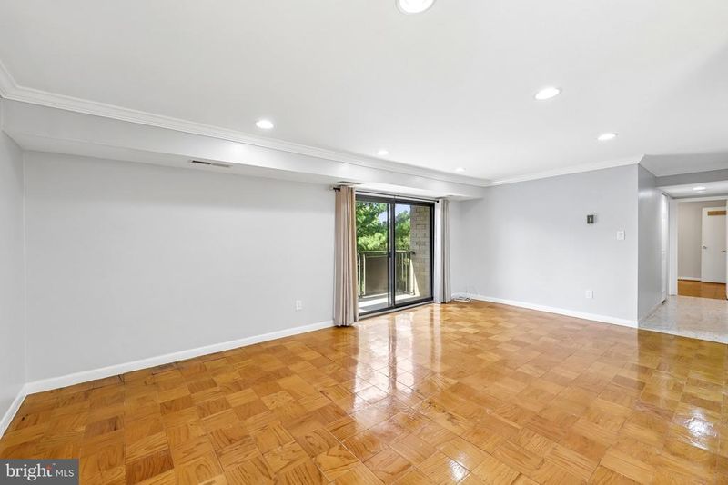 3101 S Manchester St S #524, Falls Church, VA 22044