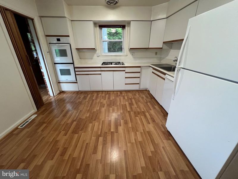 6411 E Halbert Rd, Bethesda, MD 20817