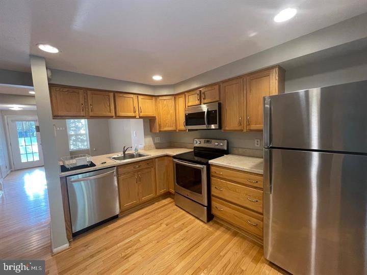 11906 Fieldthorn Ct, Reston, VA 20194