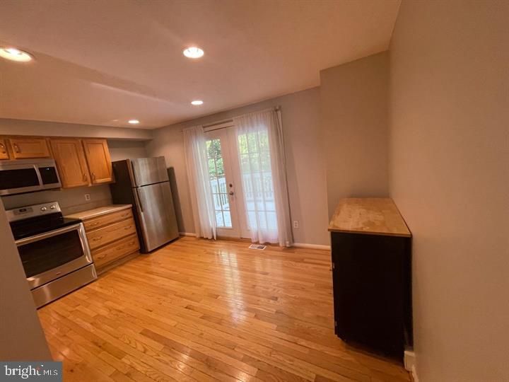 11906 Fieldthorn Ct, Reston, VA 20194