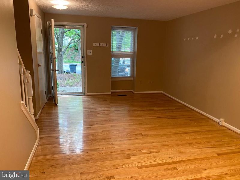 11906 Fieldthorn Ct, Reston, VA 20194