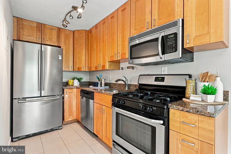 1565 N Colonial Ter #204-Z, Arlington, VA 22209