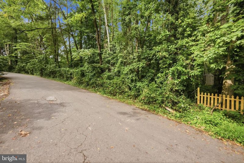 4217 Pineridge Dr, Annandale, VA 22003