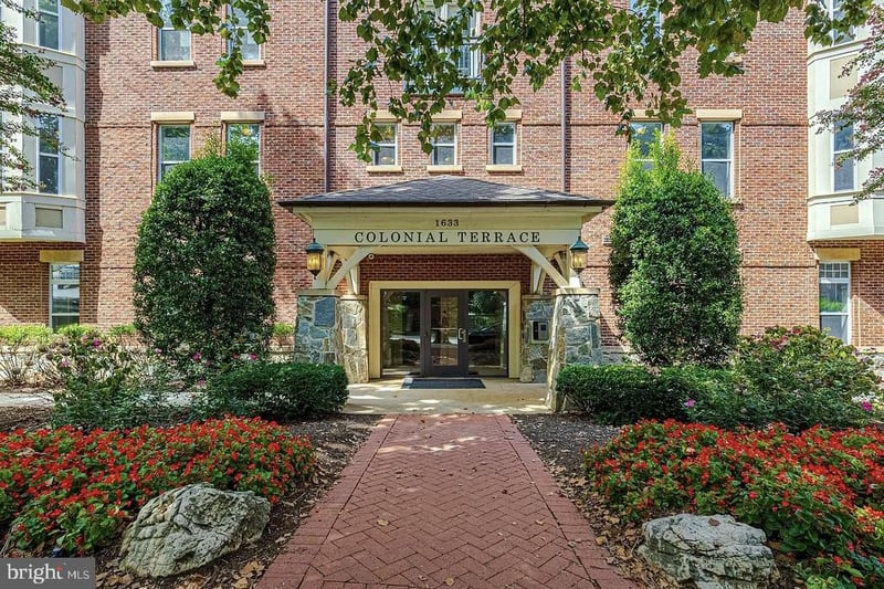 1633 N Colonial Ter #201, Arlington, VA 22209