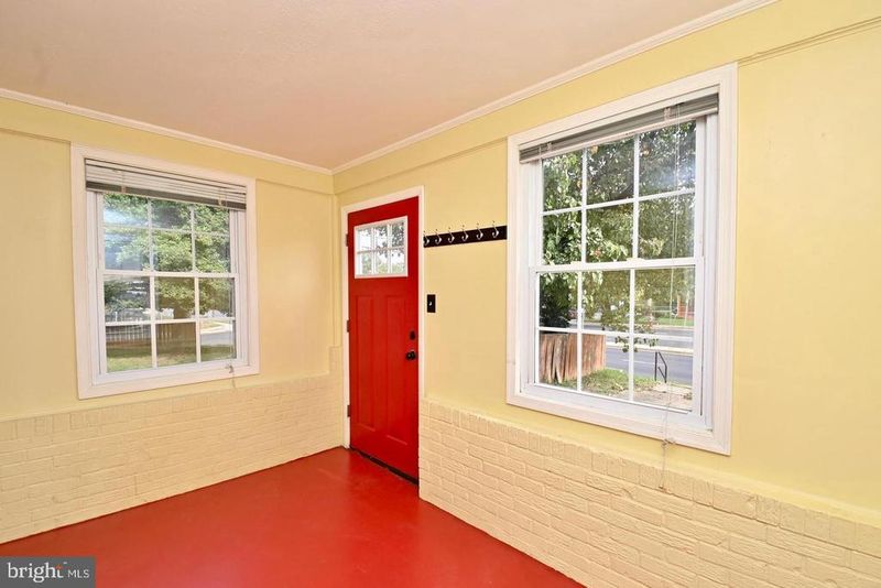 6102 N Kings Hw, Alexandria, VA 22303