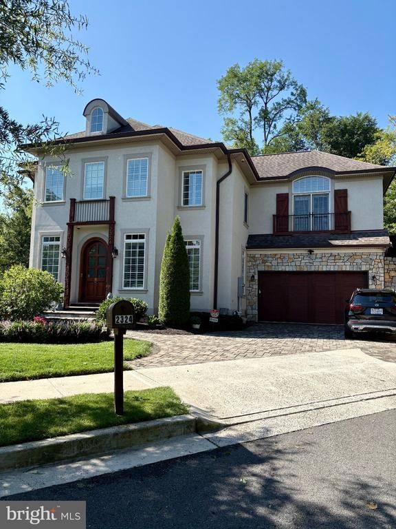 2324 N Quebec St, Arlington, VA 22207